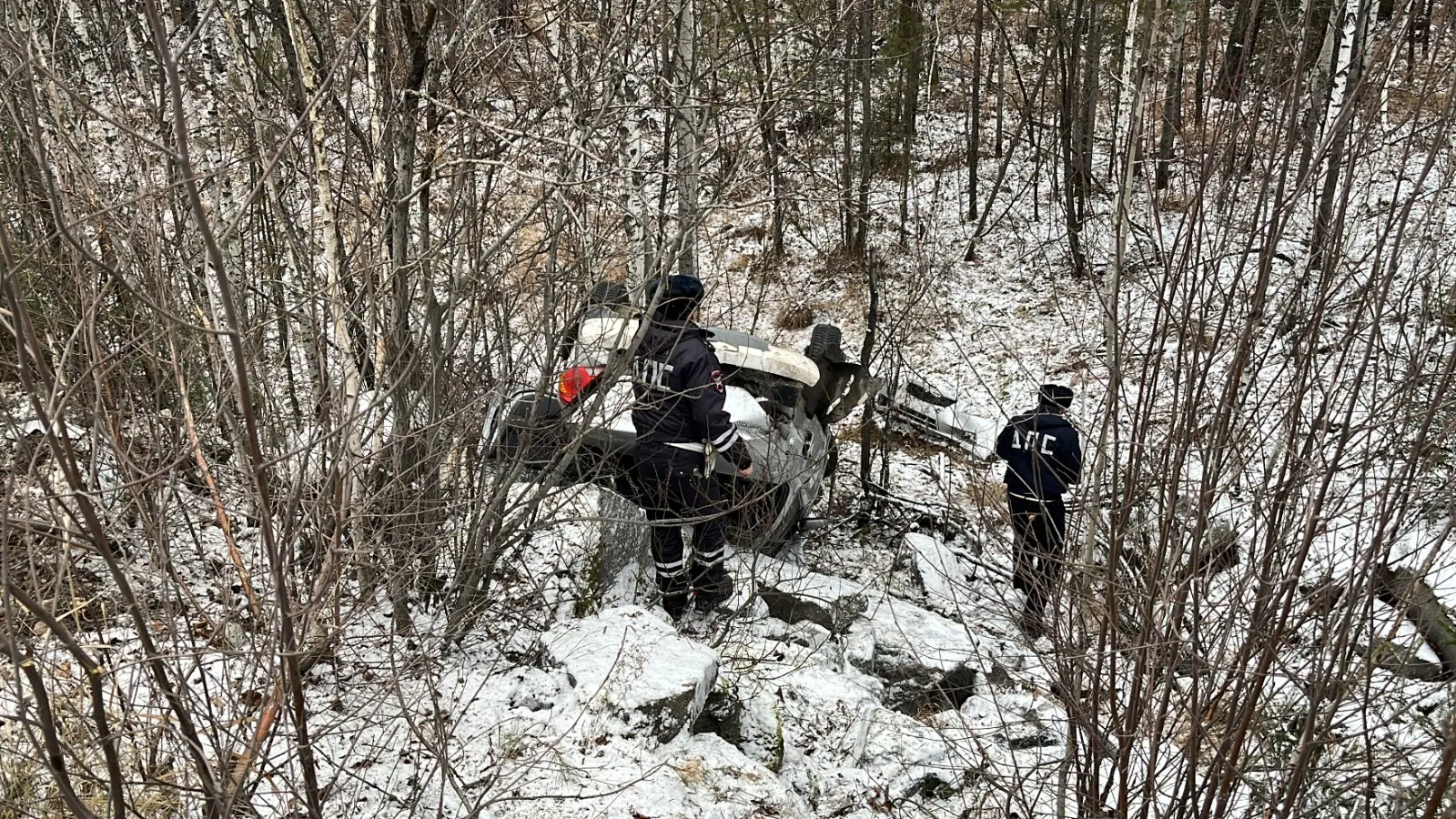 Водитель и его дочь пострадали в результате опрокидывания авто под Екатеринбургом