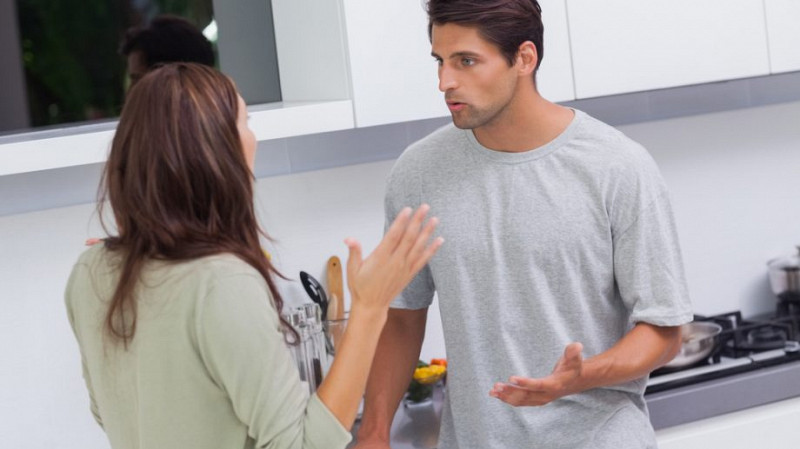 Эксперт объяснила, почему платить женщине за домашний труд — плохая идея