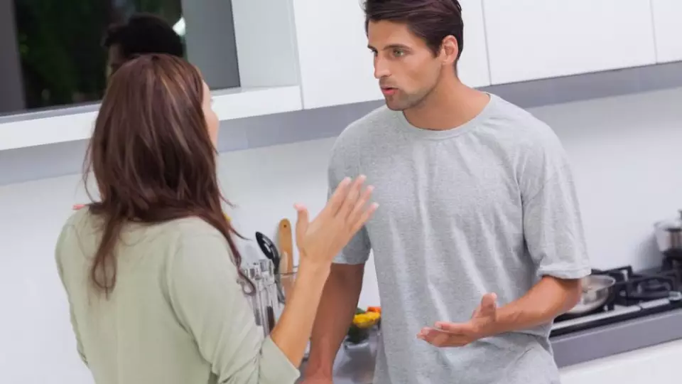 Эксперт объяснила, почему платить женщине за домашний труд — плохая идея