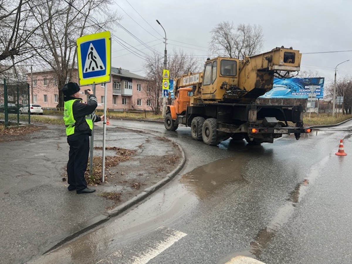 Автокран «Урал» сбил 46-летнюю женщину на пешеходном переходе в Каменске-Уральском
