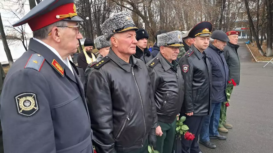В Екатеринбурге отметили День памяти погибших сотрудников МВД