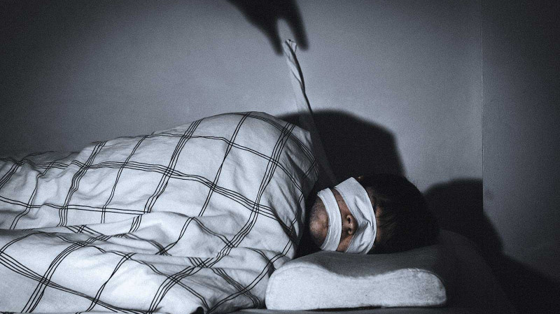 Невролог объяснил, как бороться с сонным параличом