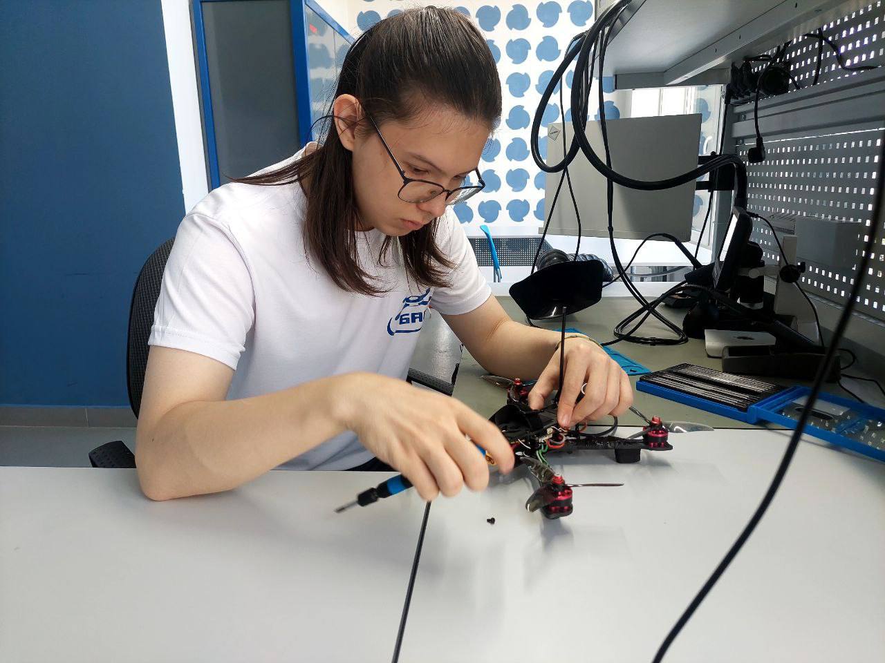 Свердловские школы получат наборы для сборки беспилотников