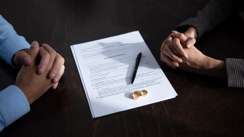 Психолог назвала факторы, осложняющие переживание развода