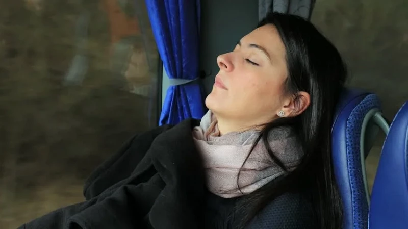 Сомнолог: дремота в транспорте полезна при недосыпе