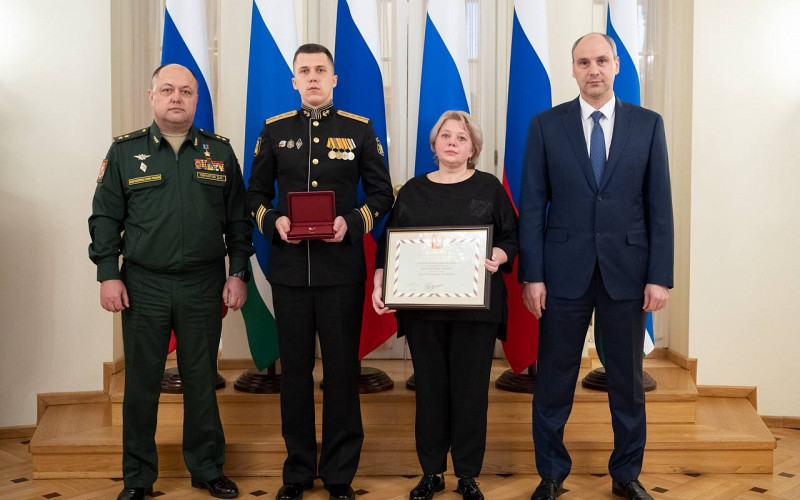 Семье погибшего уральского полковника вручили медаль «Золотая Звезда» Героя России