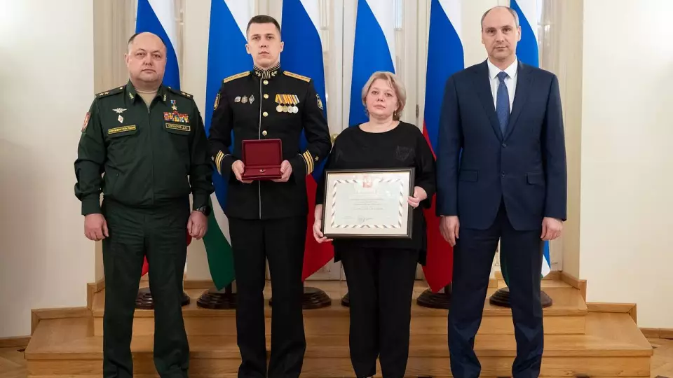 Семье погибшего уральского полковника вручили медаль «Золотая Звезда» Героя России