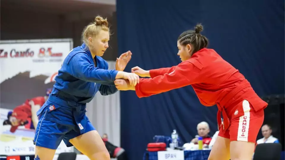 Более 11,5 тысяч уральцев занимаются самбо в Свердловской области