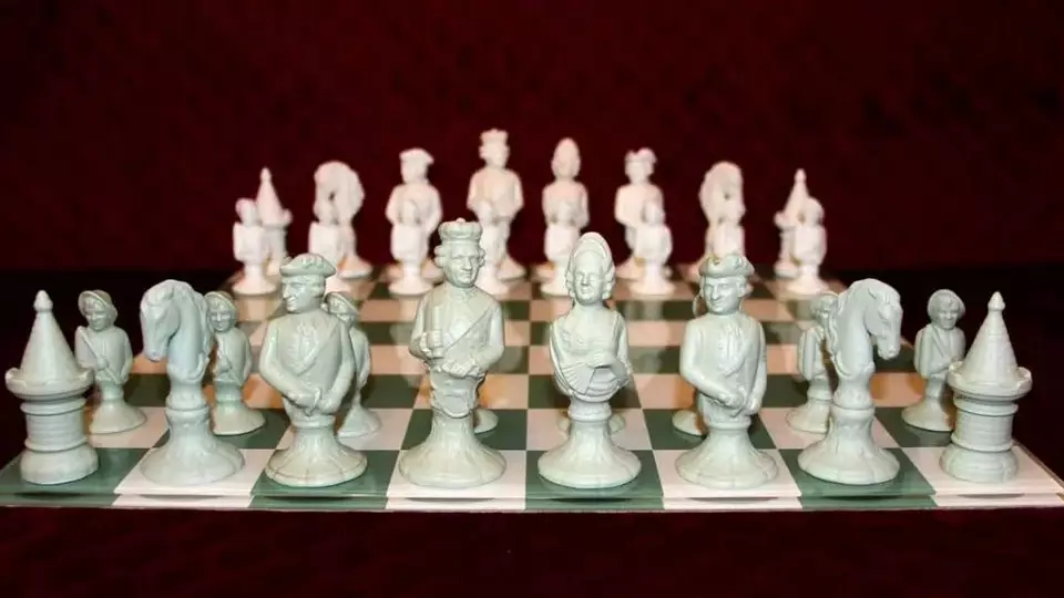 В Новосибирске продают антикварные шахматы за 320 тысяч рублей