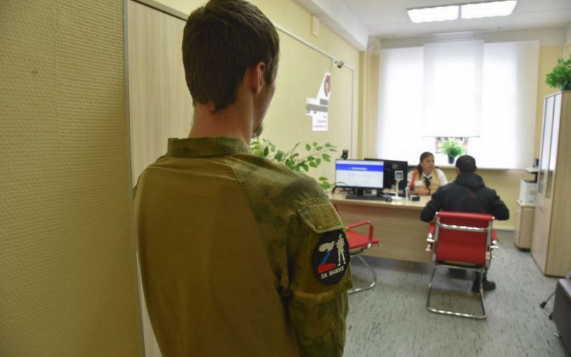 Более 60 участников СВО в Свердловской области заключили соцконтракты