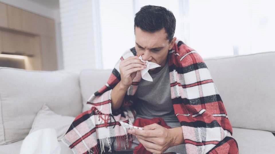 Врач назвал симптомы паротита у взрослых