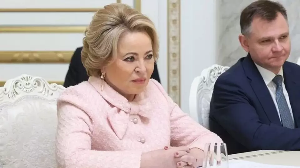Матвиенко: рождение ребенка в 18 лет должно стать нормой в России