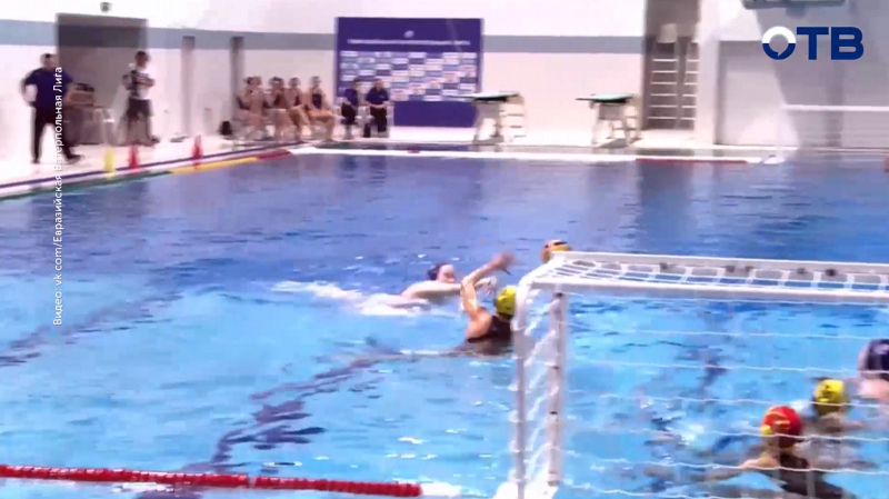 Женская команда по ватерполу лидирует после побед в Рузе