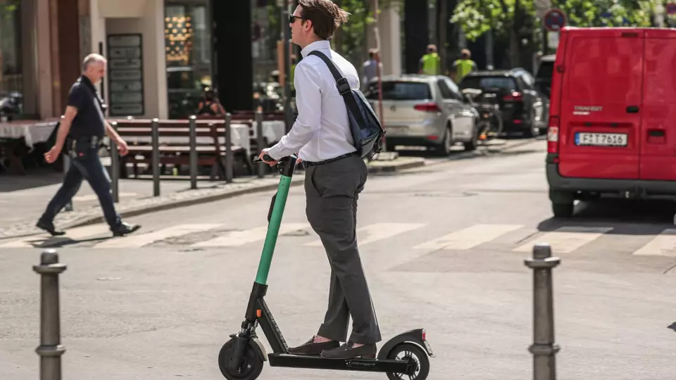 Денис Паслер: стоит рассматривать запрет самокатов в пешеходных зонах Екатеринбурга