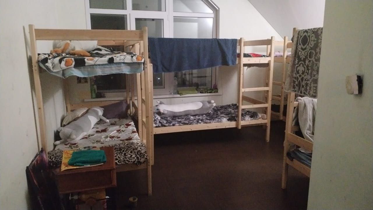 22 подростков удерживали в коттедже в поселке Исеть