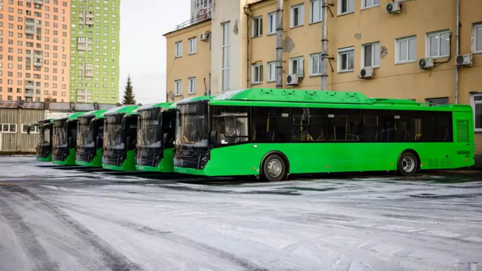 15 новых низкопольных автобусов поступили в Екатеринбург