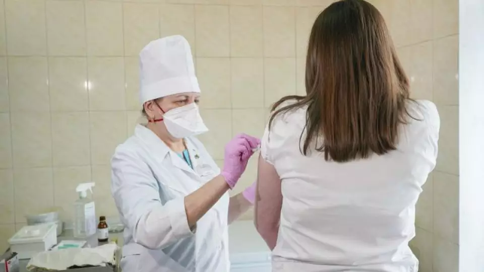 В Роспотребнадзоре рассказали, как вакцинация во время беременности влияет на здоровье ребёнка