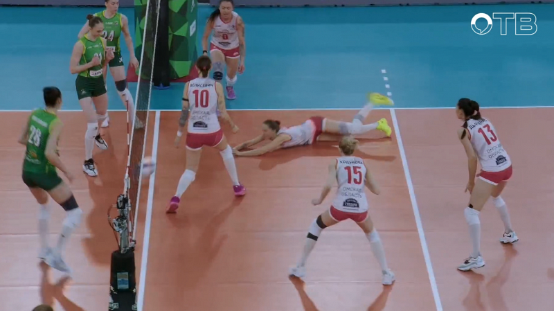 Волейбольная команда «Уралочка-НТМК» принимала на домашней площадке в Екатеринбурге «Омичку»