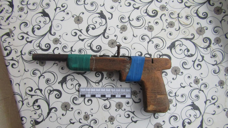 В Дегтярске задержали мужчину с самодельным пистолетом