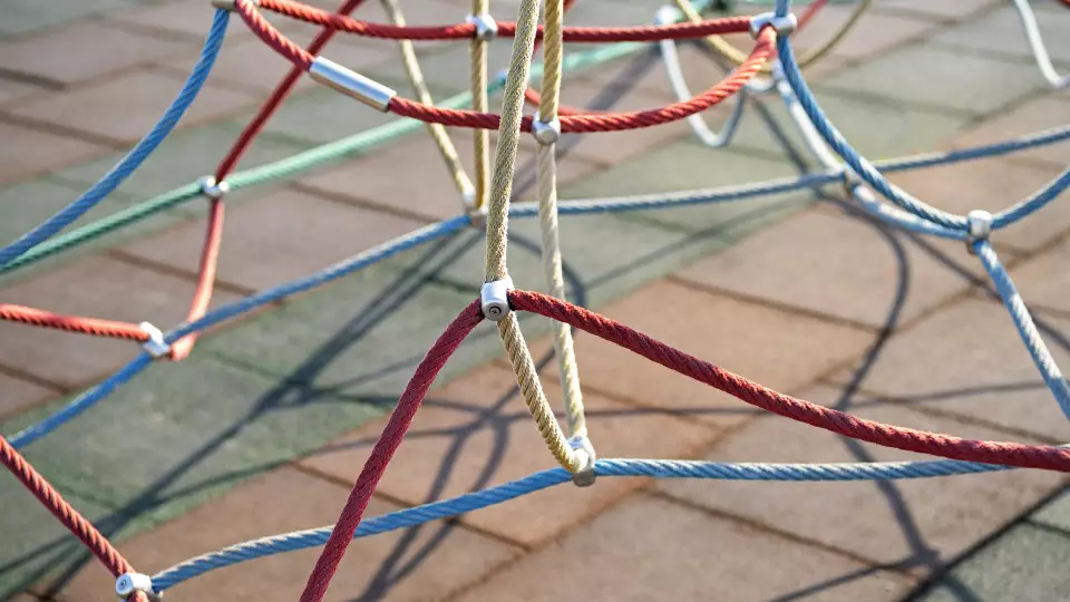 Лагерь «У трёх пещер» в Каменске-Уральском выплатит 200 тысяч за травму девочки