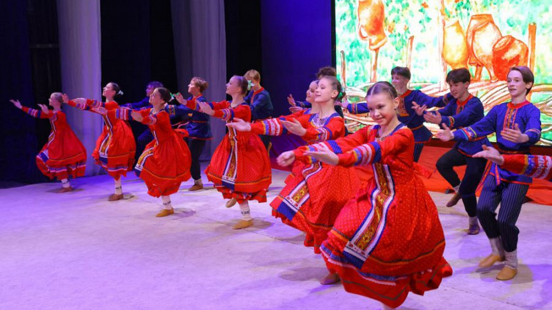 Свердловский ансамбль танца «Улыбка» провёл гастроли в Узбекистане