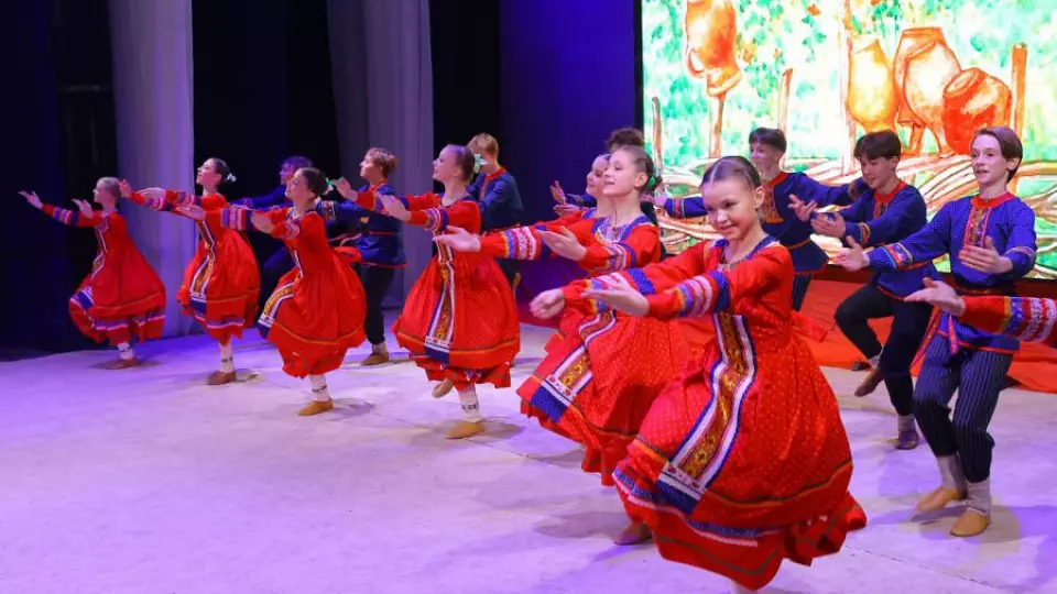 Свердловский ансамбль танца «Улыбка» провёл гастроли в Узбекистане