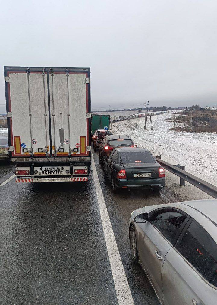 ДТП на трассе Р-242: движение к Перми полностью перекрыто