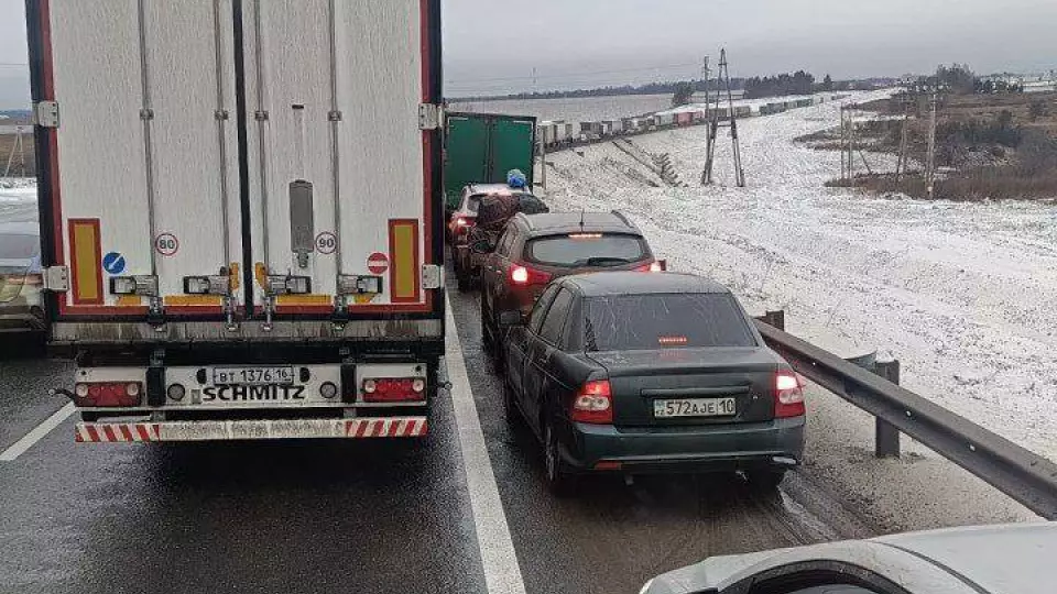 ДТП на трассе Р-242: движение к Перми полностью перекрыто