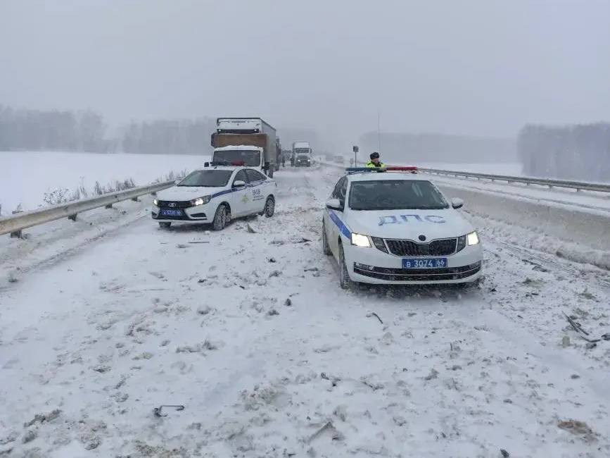 Временно ограничено движение на трассе «Пермь-Екатеринбург»