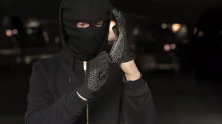 Грабителя в Качканаре выдал паспорт, забытый на месте преступления