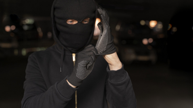 Грабителя в Качканаре выдал паспорт, забытый на месте преступления