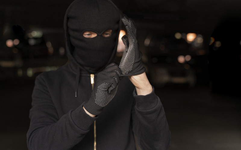 Грабителя в Качканаре выдал паспорт, забытый на месте преступления