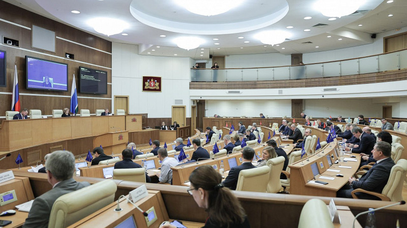 Свердловские депутаты продолжают контролировать исполнение закона о противодействии коррупции