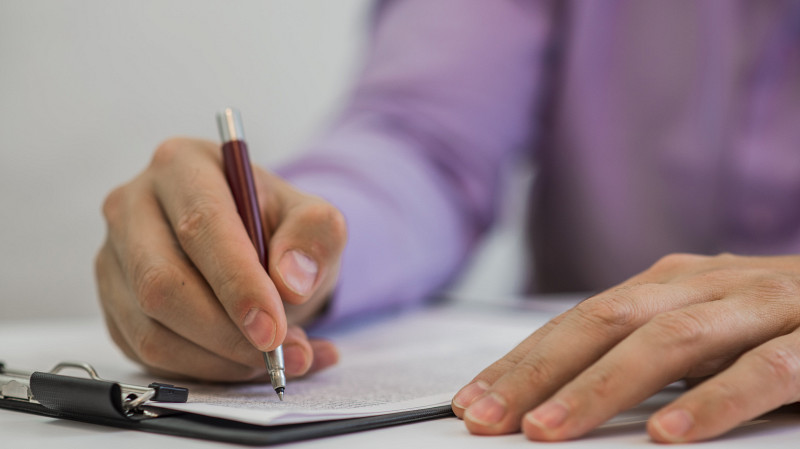 Достали с того света: умерший жилец «проголосовал» за смену УК в Сухом Логу