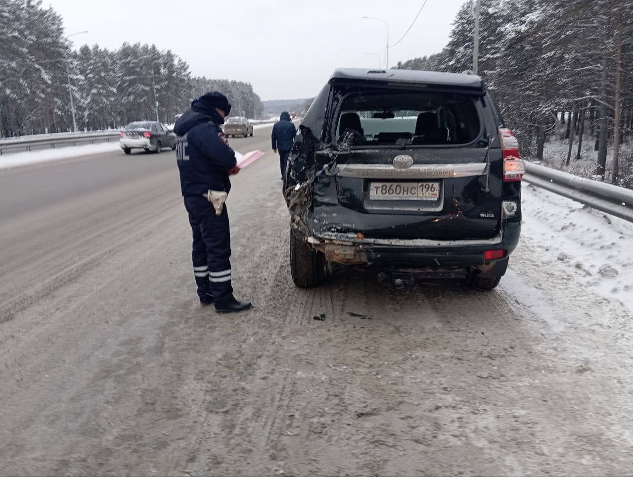 Пять автомобилей столкнулись на трассе «Пермь-Екатеринбург»
