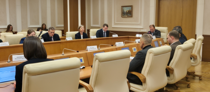 Депутаты Заксобрания вносят изменения в Устав Свердловской области