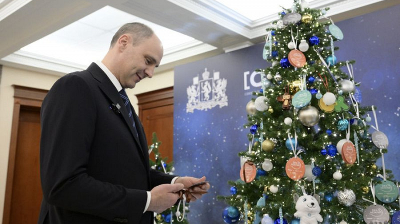 Денис Паслер под Новый год исполнит мечты двух юных свердловчан