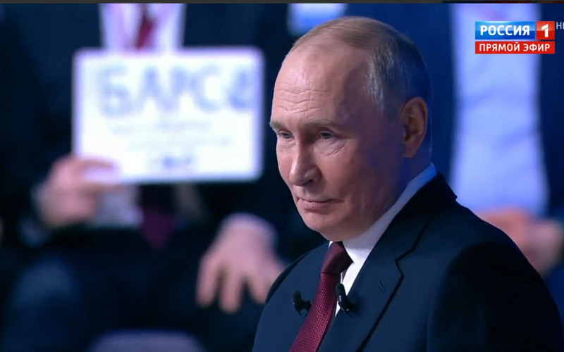 Путин назвал ошибкой сокращение поддержки многодетных семей при росте их доходов