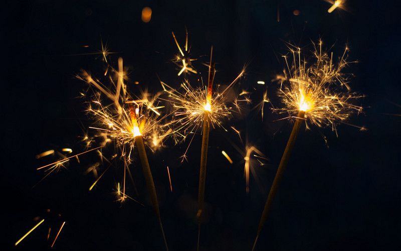 В Удмуртии мужчина запустил фейерверк на 100 залпов в гостиной