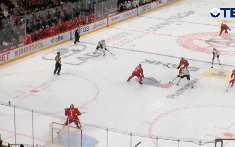 «Автомобилист» обыграл «Адмирал» в КХЛ со счетом 3:2