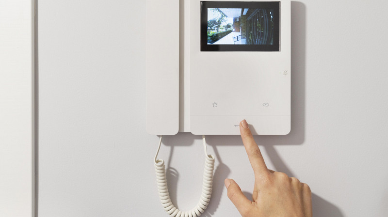 42 млн рублей украли у пенсионерки под предлогом замены домофона