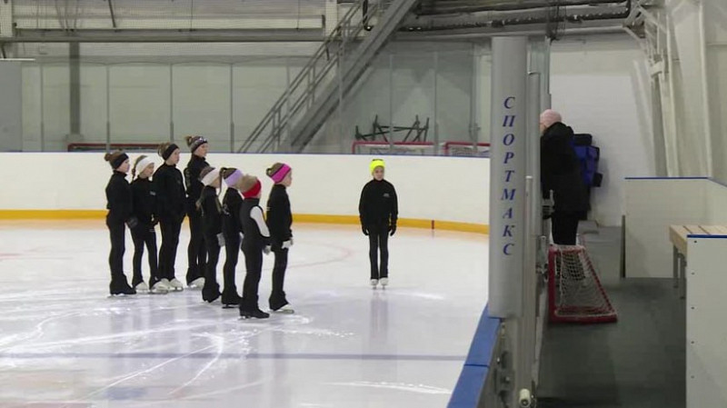 В Сысерти решается проблема с бесплатными тренировками по фигурному катанию для детей