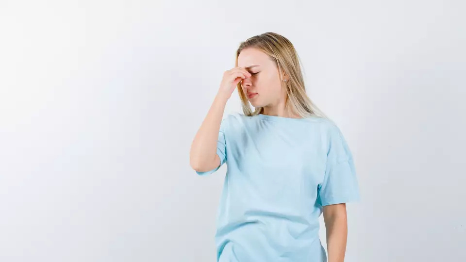 Ковыряние в носу может увеличить риск болезни Альцгеймера – учёные