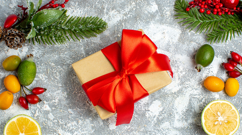 Назван топ подарков, которые бесят россиян