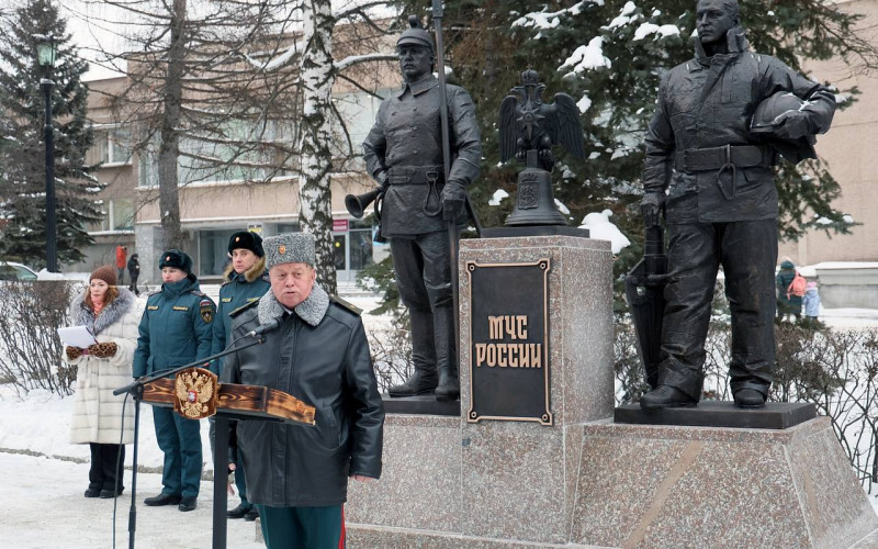 Памятник уральским спасателям и пожарным открыли в Нижнем Тагиле
