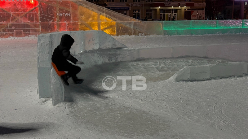 Прокуратура проверяет безопасность ледяных горок в Каменске-Уральском
