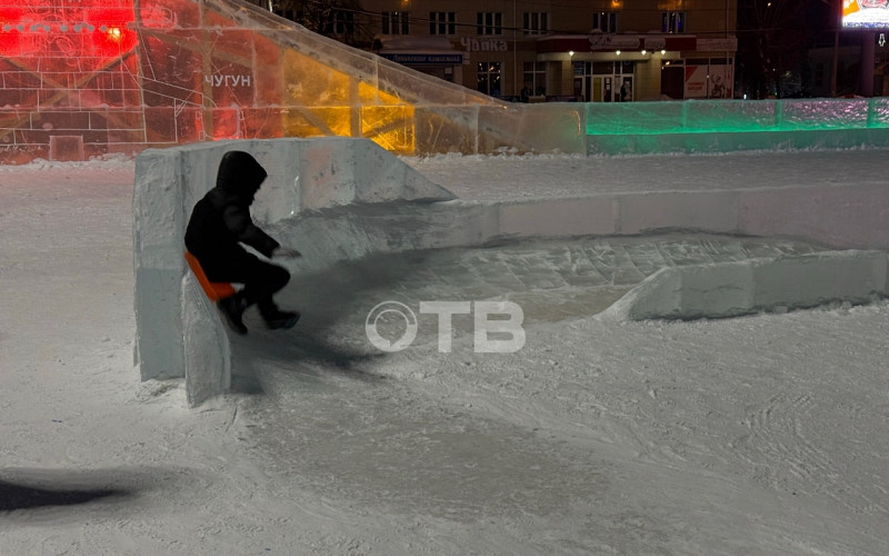 Прокуратура проверяет безопасность ледяных горок в Каменске-Уральском