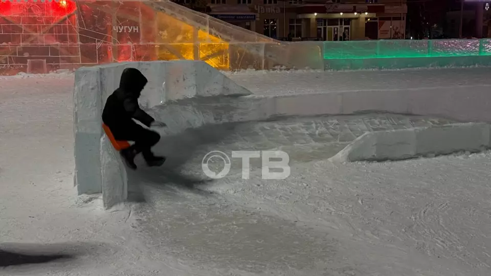 Прокуратура проверяет безопасность ледяных горок в Каменске-Уральском