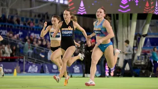 200 атлетов борются за медали на «Рождественских стартах»