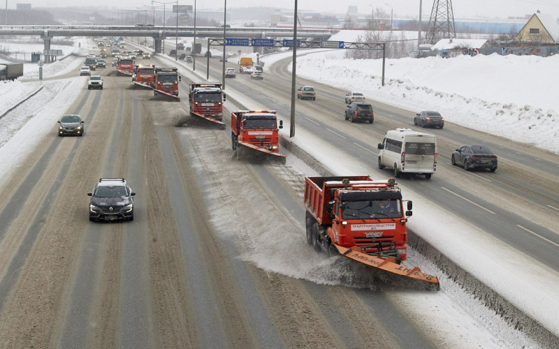 251 единица техники очищала региональные дороги от снега в минувшие сутки